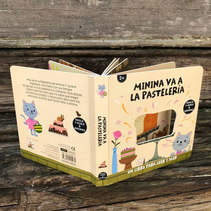 Minina va a la pastelería