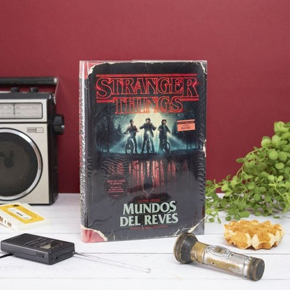 Stranger Things. Mundos del revés